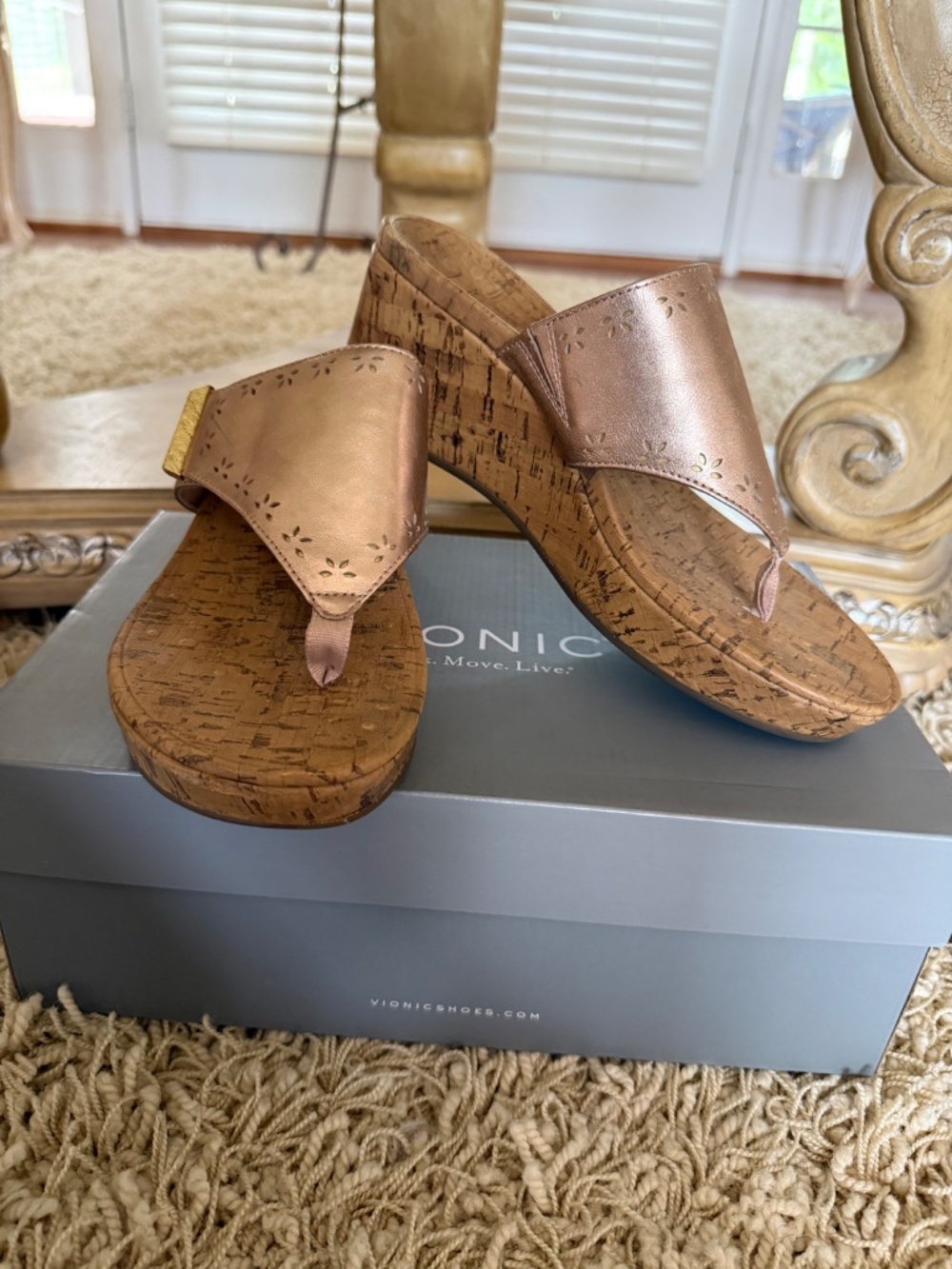 Vionic Anitra Women's Rose Gold Metallic Leather Platform Sandal Size 9